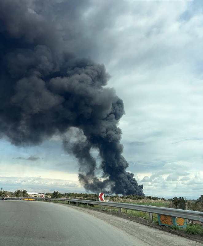 #مشهد عکس‌های دریافتی از ستون دود 'سمت فرودگاه مشهد پس از انفجارهای ساعت ۹