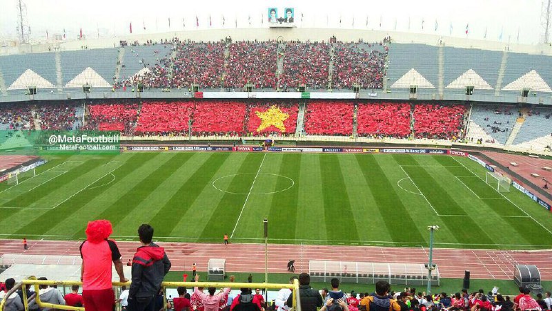 طرح #موزاییکی هواداران #پرسپولیس بیشتر شبیه #پرچم چین و بدتر از اون #ویتنام🇻🇳 بود! RasoulMajidi