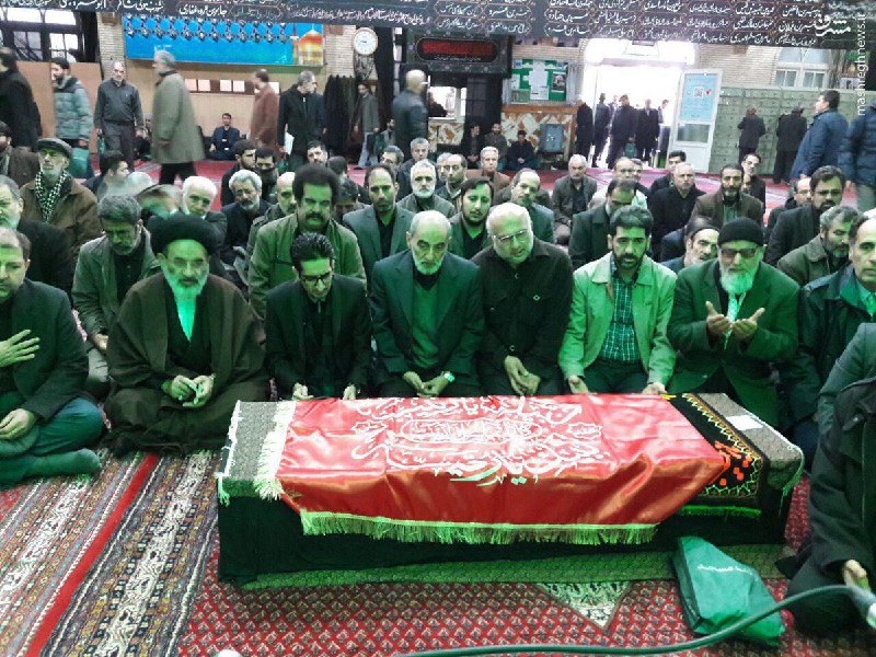 #آقای_دوربینی کم کم داره از حاشیه میاد تو متن!مراسم تشییع #شایانفرsahandiranmehr