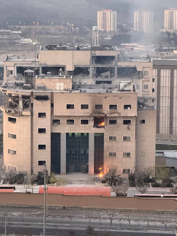 'مکان هدف گرفته شده در بزرگراه ارتش #تهران'تصاویر دریافتی، پنجشنبه ۱۴ اسفند📍 35.79278, 51.5237Vahid📡 @VahidOnline'مکان هدف گرفته شده در بزرگراه ارتش #تهران'تصاویر دریافتی، پنجشنبه ۱۴ اسفند📍 35.79278, 51.5237Vahid📡 @VahidOnline