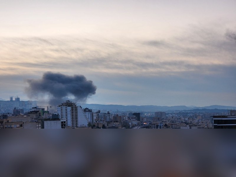 'دود انفجارهای حمله ۵