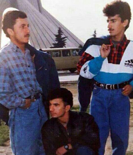 یکی از قوانین #عکاسی در #دهه_شصت این بود که اگه به دوربین نگاه میکردی،امتیاز اون مرحله رو از دست میدادی yahya1267