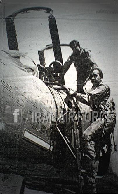 #خلبان #محموداسکندری که با دوران به قلب بغداد زد و برگشت، خلبانی که #آزادساخرمشهر مدیون اوست.چه شرمی بالاتر از اینکه این بهترین عکسی است که از او داریم؟ Azematt