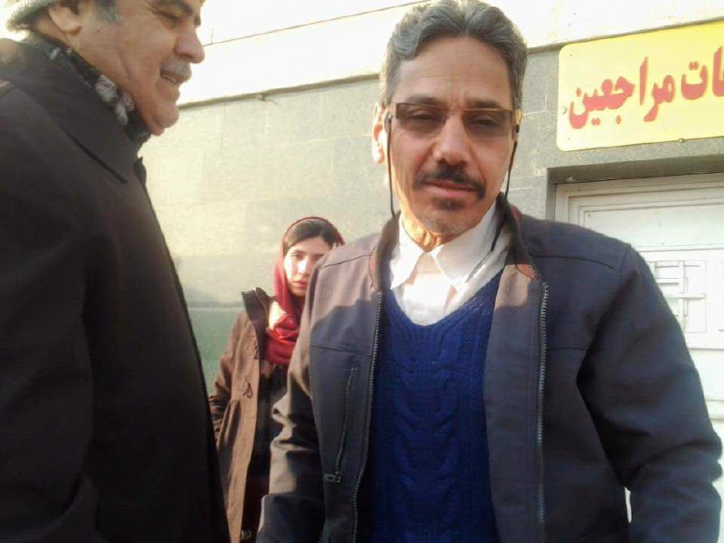 AmirHossein Etemadiمادر #عبدالفتاح_سلطانی پیش از اعزام او به مرخصی از دنیا رفت. #آقای_وکیل اما موقع خروج از زندان از مرگ مادر خبر نداشت.twitter.com/amiretemadi/status/732547484795428864@VahidOnline