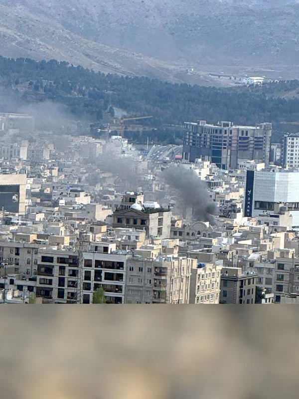 تصاویر دریافتی از شهروندان از یک دود دیده شده 'حوالی فلکه سوم تهرانپارس در ساعت ۱۶