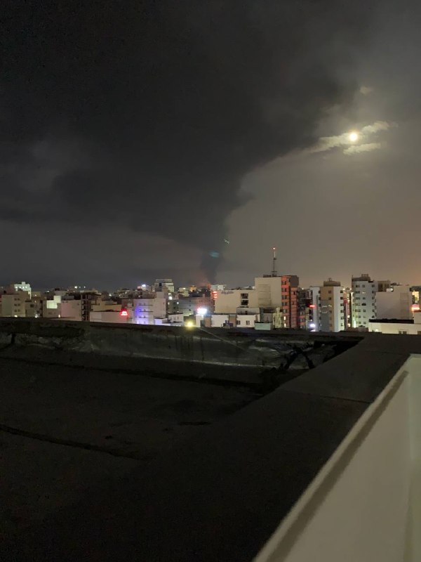 '#بندرعباس، سمت نیروی دریایی'تصاویر دریافتی از شعله و دود پس از حمله، بامداد پنجشنبه ۱۴ اسفندVahid📡 @VahidOnline'#بندرعباس، سمت نیروی دریایی'تصاویر دریافتی از شعله و دود پس از حمله، بامداد پنجشنبه ۱۴ اسفندVahid📡 @VahidOnline