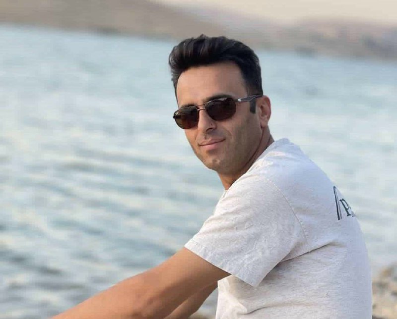 شورش نیکنام که در جریان خیزش سراسری در مهاباد بر اثر شلیک نیروهای سرکوبگر زخمی شده بود، در یکی از بیمارستان‌های ارومیه جان خود را از دست داد.kurdpa_farsiشورش نیکنام، روز ۲۶ آبان، در جریان اعتراض مردم #مهاباد از سوی ماموران سپاه پاسداران هدف تیراندازی با گلوله جنگی قرار گرفت و به شدت زخمی شد.پیکر زخمی #شورش_نیکنام به بیمارستان سیدالشهدا ارومیه منتقل شد و او پس از ده روز در اثر شدت جراحات جان خود را از دست داد. RadioFarda_مراسم خاکسپاری پیکر شورش نیکنام در روستای 