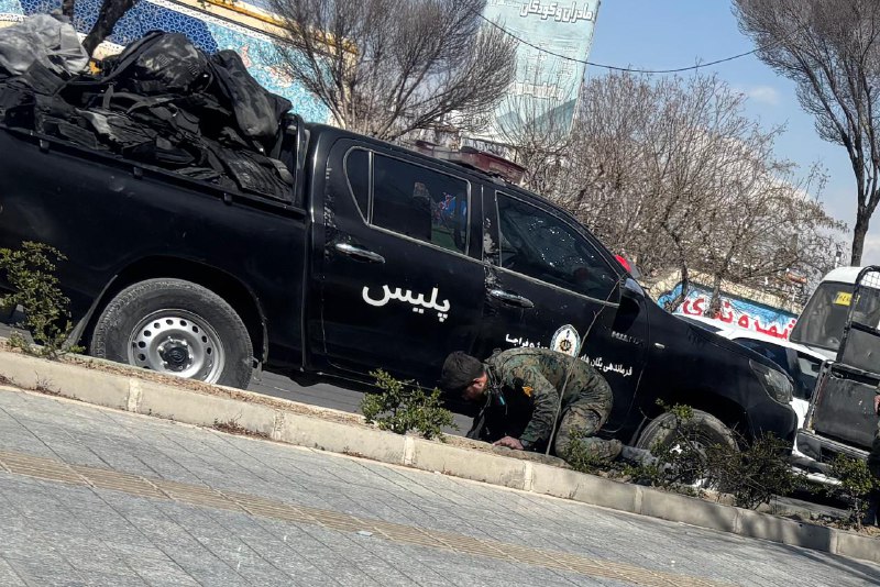 'خودروهای نظامی خسارت دیده در هدف گرفته شدن مجموعه ورزشی بعثت #تهران'تصاویر دریافتی با شرح بالا، پنجشنبه ۱۴ اسفندVahid📡 @VahidOnline'خودروهای نظامی خسارت دیده در هدف گرفته شدن مجموعه ورزشی بعثت #تهران'تصاویر دریافتی با شرح بالا، پنجشنبه ۱۴ اسفندVahid📡 @VahidOnline