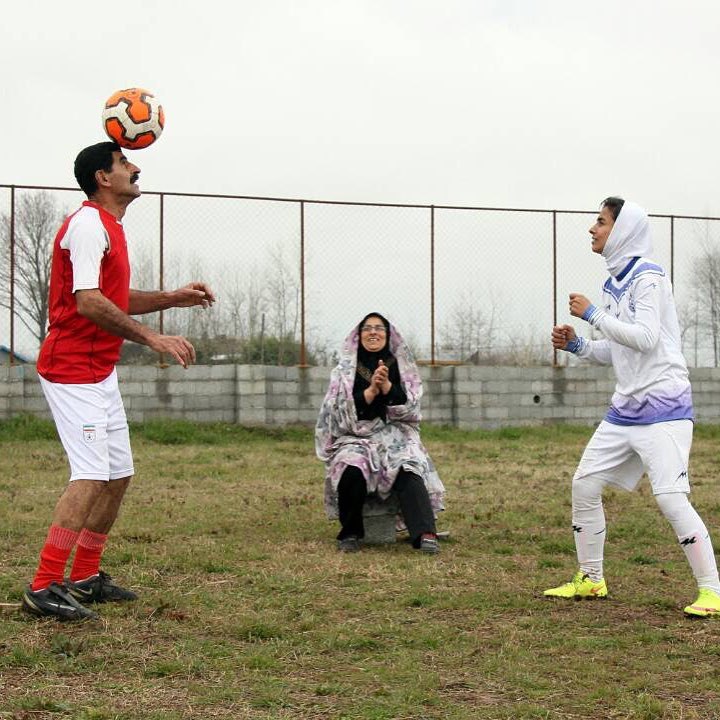 #سارا_قمی، ملی‌پوش فوتبال و پدر و مادرش.صفحه اینستاگرامش