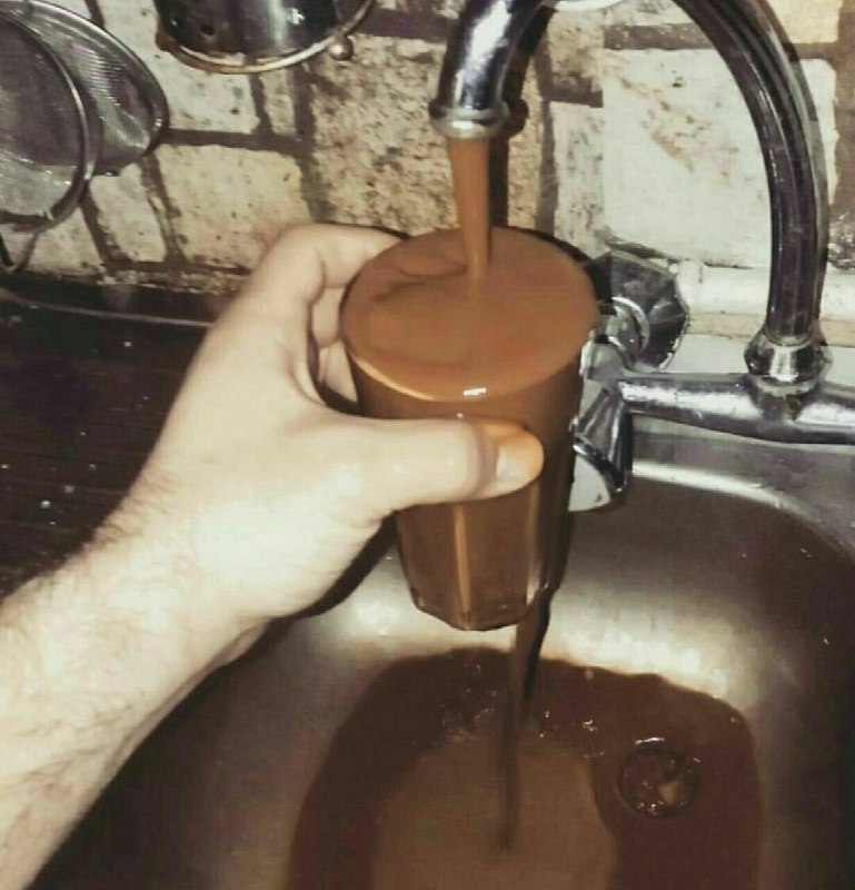 به حول قوه الهی و مدد مسیولین، زین پس #خوزستان یهای عزیز به جای #آب از #نوتلا استفاده می‌کنند!PedarRouhani