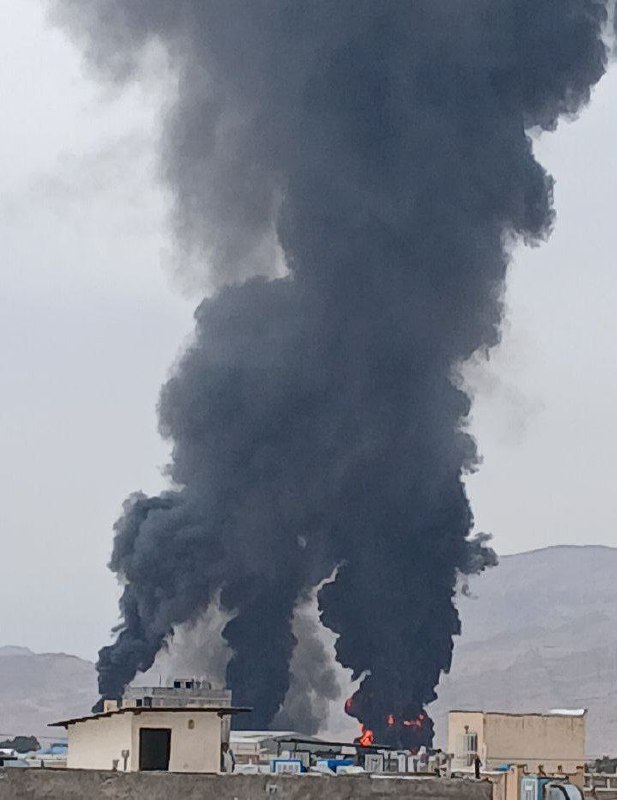 تصاویر دریافتی با شرح 'حمله قبل از ظهر به فرودگاه #کرمان'در پیام‌ها و منابع مختلفی نوشتند که گویا مخزن سوخت هدف گرفته شده.سه‌شنبه ۱۹ اسفندVahid📡 @VahidOnlineتصاویر دریافتی با شرح 'حمله قبل از ظهر به فرودگاه #کرمان'در پیام‌ها و منابع مختلفی نوشتند که گویا مخزن سوخت هدف گرفته شده.سه‌شنبه ۱۹ اسفندVahid📡 @VahidOnline