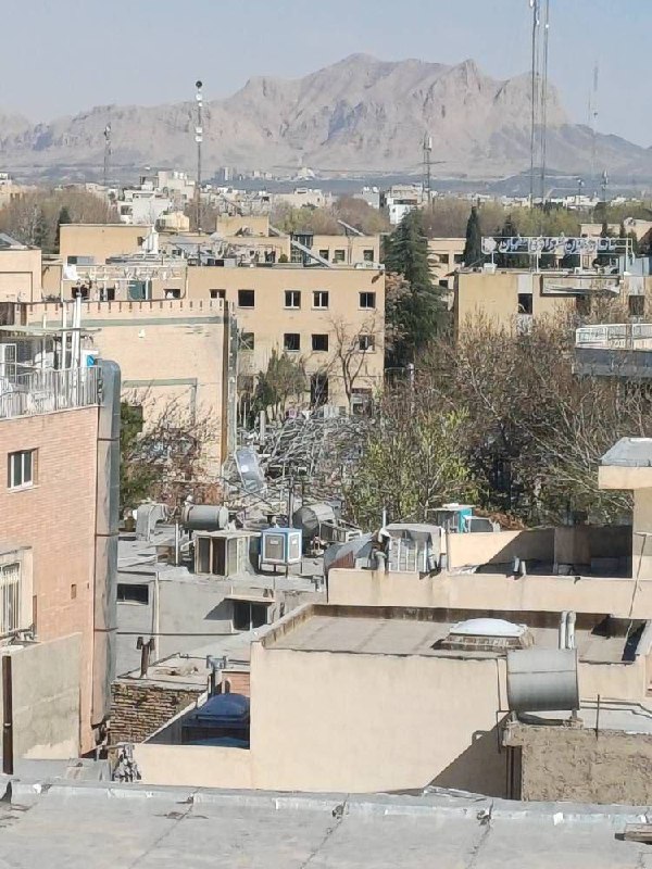 ''اطلاعات سپاه در خیابان ۲۲ بهمن #اصفهان رو زدند'عکس اول