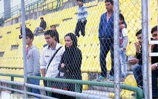 هشت دختر در #دربی پایتخت، در جریان بازی، #بازداشت‌ و به مسئولان مربوطه تحویل داده شده‌اند - ایسناHosseinRonaghi