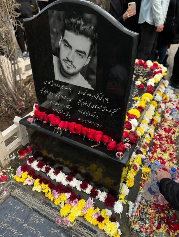 بنر اعتراضی به یاد #حمیدرضا_روحی در اتوبان صیاد تهران