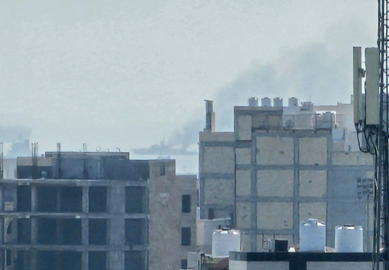 'انفجار و آتش‌سوزی حمله به یک کشتی در #بندرعباس ساعت ۱۷'تصاویر دریافتی،‌ دوشنبه ۱۸ اسفندVahidدو ویدیوی آخر در منابع حکومتی منتشر شده‌اند.درباره اولی نوشتند