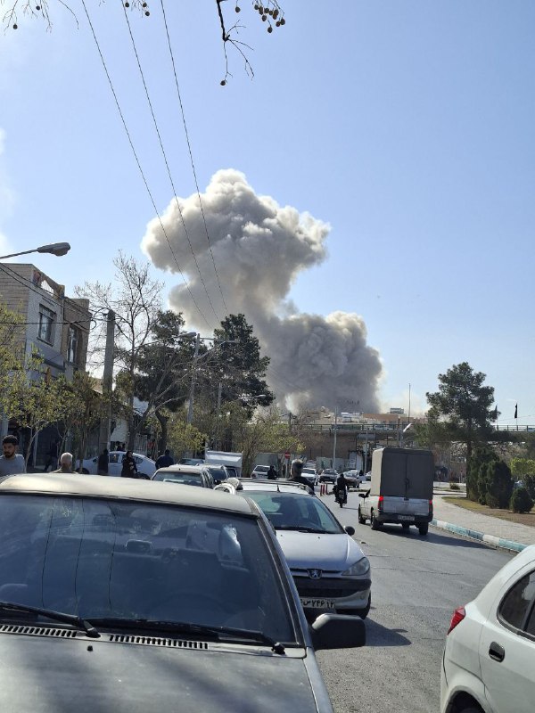 '#اصفهان، صنایع دفاع (اپتیک)‌ رو هدف گرفتند.'تصاویر و پیام‌های دریافتی از شهروندان، سه‌شنبه ۱۲ اسفند📍 32.7023,51.6764Vahid📡 @VahidOnline'#اصفهان، صنایع دفاع (اپتیک)‌ رو هدف گرفتند.'تصاویر و پیام‌های دریافتی از شهروندان، سه‌شنبه ۱۲ اسفند📍 32.7023,51.6764Vahid📡 @VahidOnline