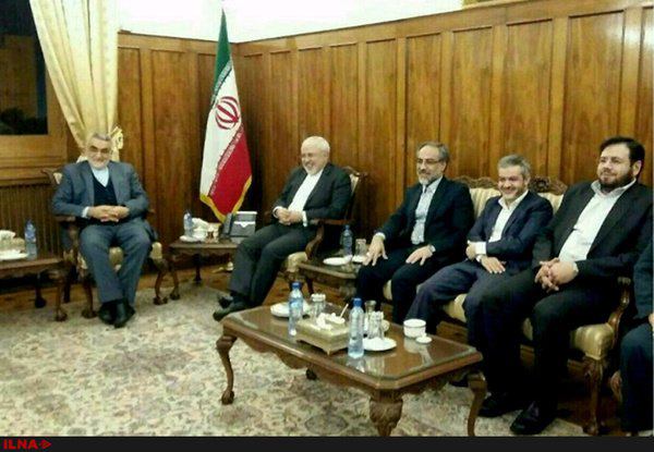 پس از حواشی انتشار اظهارات محرمانه #ظریف از سوی #کریمی_قدوسی عصر امروز برخی از اعضای کمیسیون امنیت ملی با حضور در دفتر وزیر از او دلجویی کردندIranNewspaper