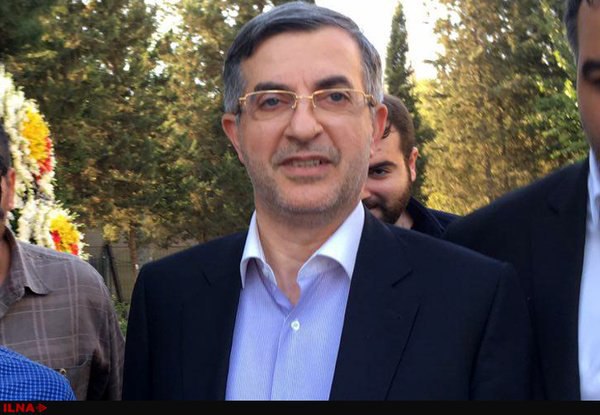 صبح امروز اسفندیار رحیم #مشایی بدلیل توهین به مسئولان، تصرف غیرقانونی اموال دولتی و نشر اکاذیب بقصد تشویش اذهان عمومی، به دادسرا فرهنگ رسانه مراجعه کرد که با قرار کفالت آزاد شد ـایلناt.co/3UDYQocLBP