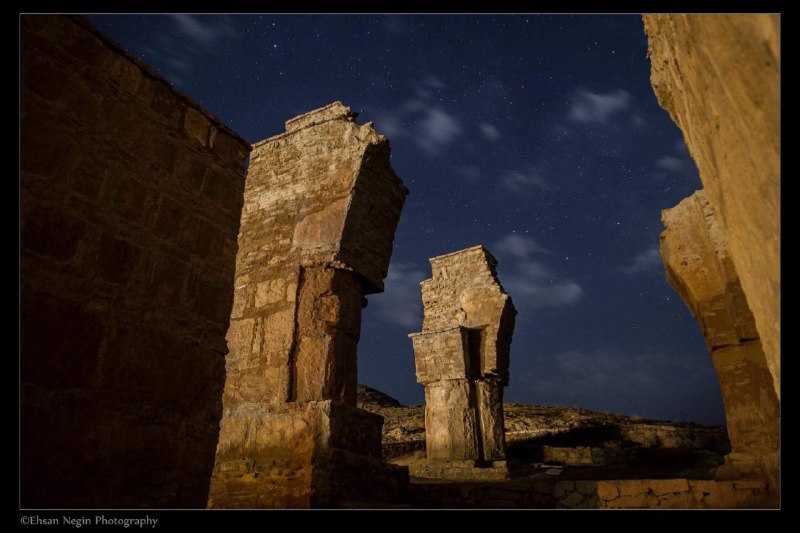 Ehsannegin3 t.co/xWfDWYe5dpبناهایی مثل #آتشکده #آتشکوه رو خودمون هم نمی‌شناسیم.این بنا رو هم‌تراز #ایوان_کسری میدونن.در دوره‌ی #ساسانی ساخته شده و همینطور پیش بره تخریب میشه.@VahidOnlineعکس ازخودش