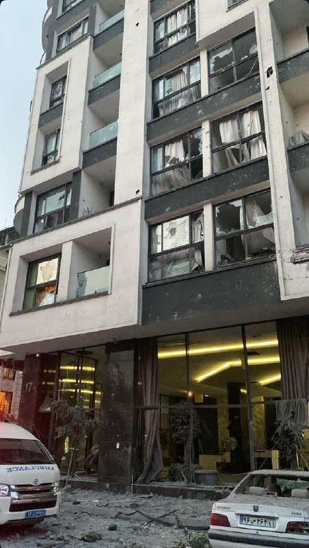 تصاویر دریافتی از یک ساختمان در 