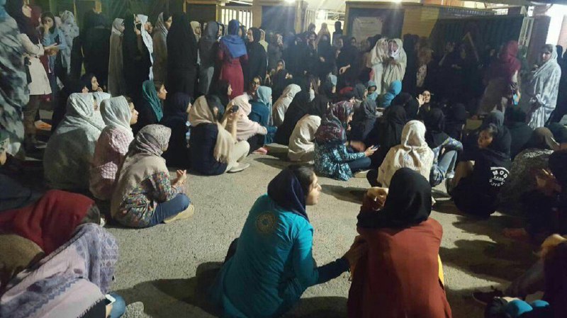 #اعتراض دانشجویان #خوابگاه دخترانه حضرت معصومه #دانشگاه_چمران #اهواز نسبت به خرابی سیستم سرمایشی خوابگاه NrzNima