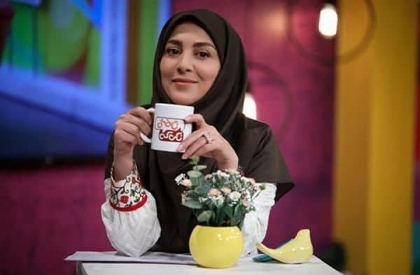 #ژیلا_صادقی مجری تلویزیون، با انتشار مطلبی در صفحه اینستاگرام از انصراف خود از برنامه «آشپزی با مامان» به دلیل برخی ممیزی های سلیقه ای از سوی عوامل اصلی برنامه در طراحی لباس وی خبر داد و نوشت