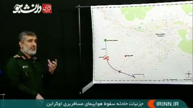 #حاجی‌زاده، ۲۱ دی ۹۸ یک نشست دونفره (!!) ترتیب داد و اسمش رو گذاشت «جزئیات حادثه سقوط هواپیمای اوکراین».ولی تو سخنرانیش هیچ اشاره‌ای به موشک دوم نکرد. هیییچ.چرا؟! موشک دوم جزء جزئیات نبود؟؟!#PS752 Aliirezahasani4📡 @VahidOnline