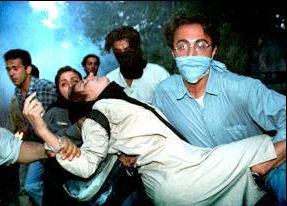 بازخوانی فاجعه #کوی_دانشگاه ۷۸ و ناآرامی‌های خیابانی پس از آنگزارش ویژه نشریه چشم‌انداز ایران vhdo.nl/29mjUmr📡 @VahidOnlineمروری بر فاجعه #۱۸تیر به روایت تصویر