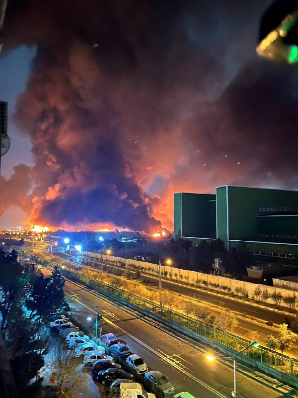 'فرودگاه مهرآباد #تهران در آتش'عکس دریافتی، شنبه ۱۶ اسفندVahid 📡 @VahidOnline