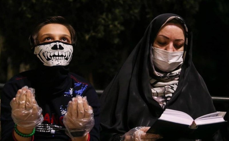 پَر به تن ملائکه نمونده😂الهی العفو🙇‍♂️Mr_dokii#شب_قدر #ماسک #کرونا📡 @VahidOnline