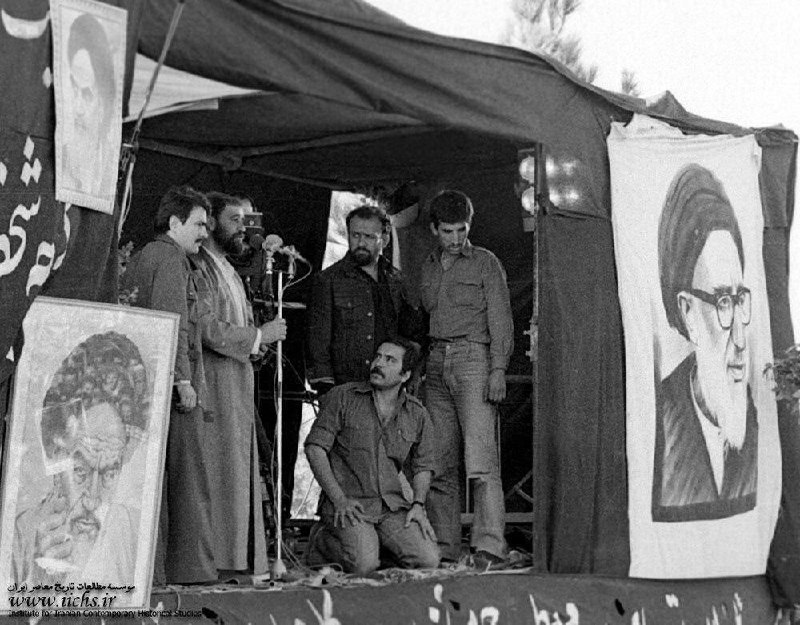 #مسعودرجوی درکنار سید #احمدخمینی در مراسم هفتمین روز درگذشت آیت‌الله #طالقانیشهریور ۱۳۵۸ IranHistoryPics