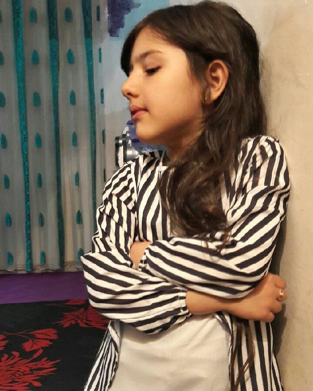 جسد سلاخی شده #آتنا_اصلانی در پارکینگ خانه مغازه‌دار همسایه پدرش، پیدا شد.SAqasi