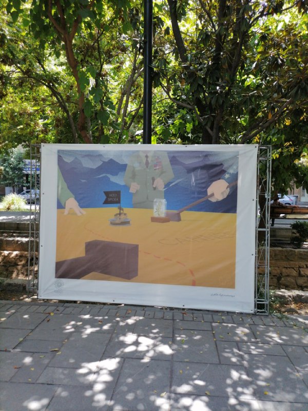 اون فیلمه خیلی بهشون فشار آورده به نظر 