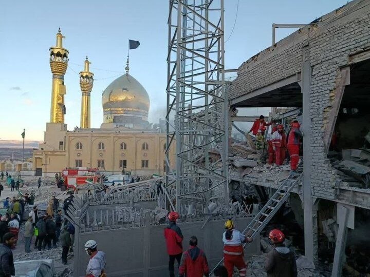 #زنجانمنابع حکومتی نوشته‌اند که ساختمان اداری و فرهنگی و سالن اجتماعات حسینیه اعظم هدف قرار گرفته‌اند.📡 @VahidOnline#زنجانمنابع حکومتی نوشته‌اند که ساختمان اداری و فرهنگی و سالن اجتماعات حسینیه اعظم هدف قرار گرفته‌اند.📡 @VahidOnline