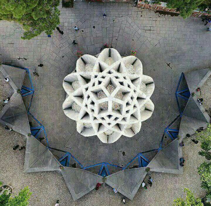 تصویر هوایی از #آرامگاه_خیام تو #نیشابور ، طراح این بنای زیبا کسی نیست جز هوشنگ #سیحون Alpainn