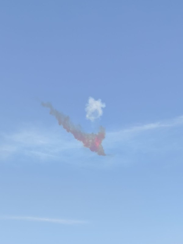 تصاویر دریافتی با شرح‌هایی درباره شلیک ناموفق یک موشک از #اصفهان که لحظاتی پس از پرتاب در هوا منفجر شده.شنبه یک فروردینVahidپیام‌های دریافتی تایید نشده که ممکنه بعضی‌هاشون کاملا نادرست باشند