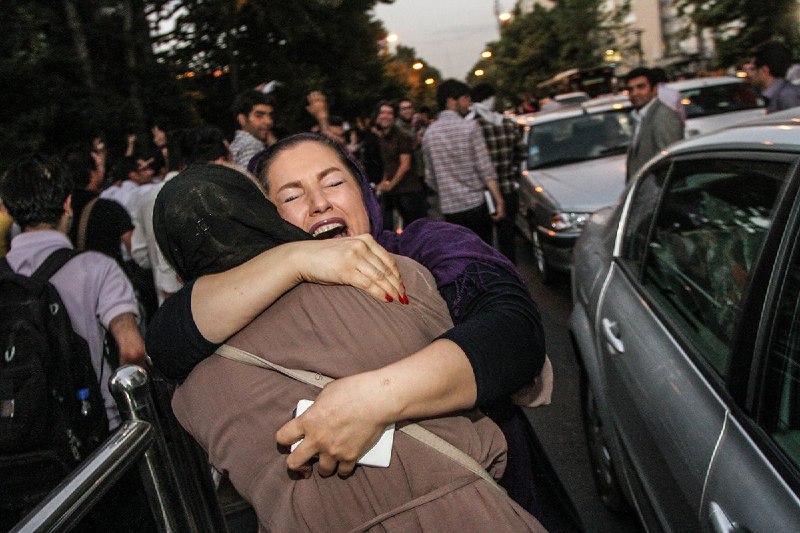 ای شادی آزادیروزی که تو بازآییبا این دل غم‌پروردمن با تو چه خواهم کرد#ابتهاجعکس