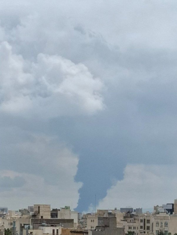 #مشهد عکس‌های دریافتی از ستون دود 'سمت فرودگاه مشهد پس از انفجارهای ساعت ۹