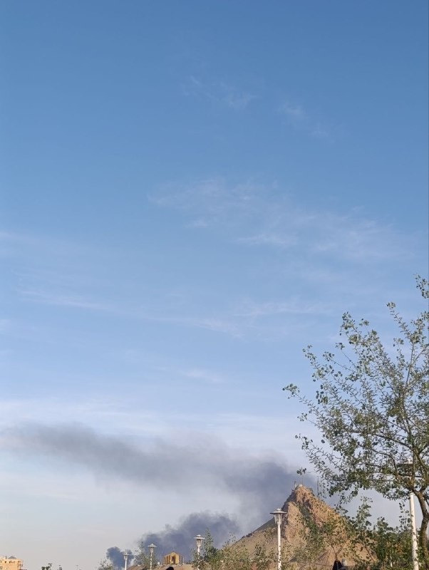 بنا بر پیام‌ها و تصاویر دریافتی از شهروندان حدود ساعت ۱۷ جایی حوالی #قم هدف قرار گرفت.فرستنده ویدیو نوشته