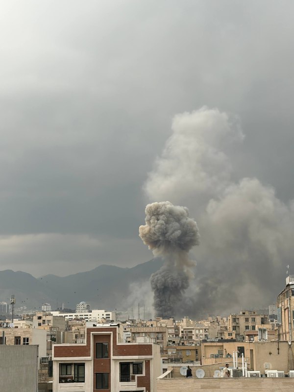 'مرزداران #تهران، حدود ساعت ۱۵'تصاویر دریافتی با شرح بالا، دوشنبه ۱۱ اسفندVahid📡 @VahidOnline'مرزداران #تهران، حدود ساعت ۱۵'تصاویر دریافتی با شرح بالا، دوشنبه ۱۱ اسفندVahid📡 @VahidOnline