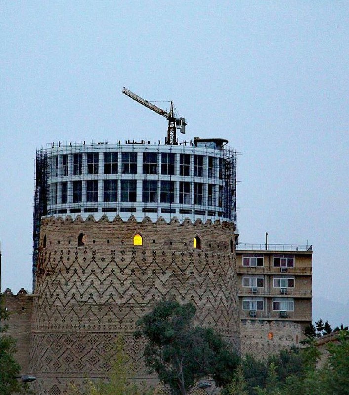 وقتی نفهمی هتل باید در خدمت #گردشگری و #میراث_فرهنگی باشه، نتیجه‌ش میشه وضعیت فعلی #هتل_آسمان #شیراز و #ارگ_کریمخانی HamedTabaar