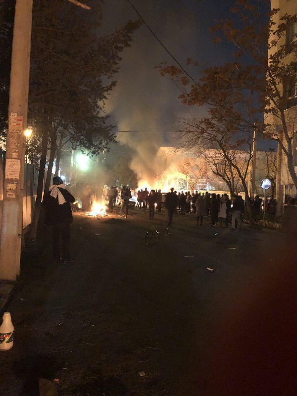 یک ربع مانده به ساعت هشت؛ #گلستان_هفتمnourio_