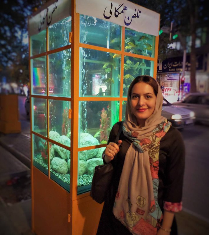 عکس نزدیک‌تر از #آکواریوم #تلفن_همگانی که الان شکسته شده.#بجنورد