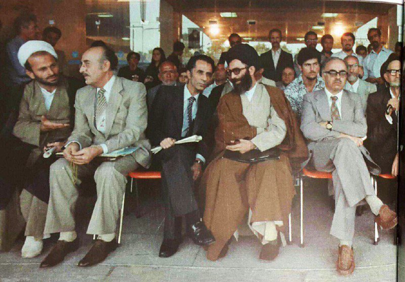 ۳نفرشون ازدنیا رفتند. #کاظم_سامی بزحمت آقایان!ShahramRafizade vhdo.nl/2fpaRRqسال۵٨ سالمرگ #شریعتی