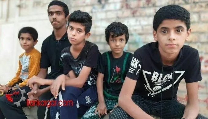 تو امروز بیدار می‌شی، لباس مشکی تکراریت رو می‌پوشی، می‌ری کارگری می‌کنی و غروب زیر باتون و شوکر جون می‌دی… محسن، محسن محمدپور عزیزم Ardeshir#آبان۹۸📡 @VahidOnline