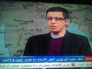 همین الان #شبکه خبر یه #کارشناس آورده که #نابینا است . از رسانه ملی از این کارها ندیده بودم ! برای من که تازگی داشت .ter_mech