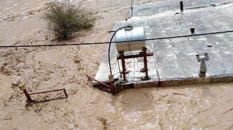 مناطقی از شهر #معمولان غرق شد!ashkan__iraniدر معمولان #لرستان، ارتفاع #سیل تا سقف پشت‌بام‌ها رسیده است.#سیل_لرستانrkeiani📡 @VahidOnlineمناطقی از شهر #معمولان غرق شد!ashkan__iraniدر معمولان #لرستان، ارتفاع #سیل تا سقف پشت‌بام‌ها رسیده است.#سیل_لرستانrkeiani📡 @VahidOnline