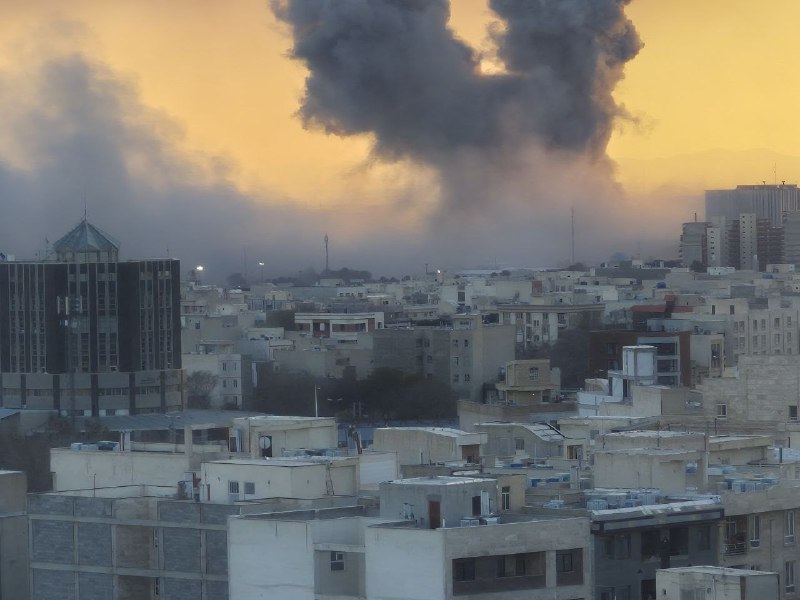 تصاویر دریافتی از انفجارهای غرب #تهرانسه‌شنبه ۱۲ اسفندVahid+ ده‌ها عکس و فیلم دیگر که نرسیدم ببینم.📡 @VahidOnlineتصاویر دریافتی از انفجارهای غرب #تهرانسه‌شنبه ۱۲ اسفندVahid+ ده‌ها عکس و فیلم دیگر که نرسیدم ببینم.📡 @VahidOnline