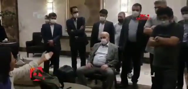 اشک‌های زینب رحیمی، خبرنگار محیط زیست در حضور رئیس سازمان محیط زیست