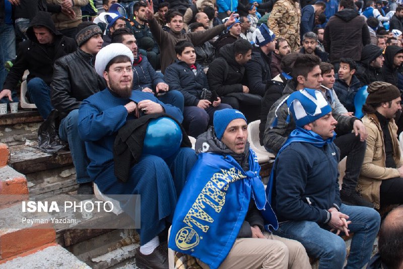 هوادار #عمامه دار، حامی #استقلال #تاج دارtwitter.com/Vahid/status/830907760665645056📡 @VahidOnline